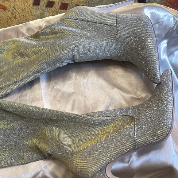 BRAND NEW 🔥 OVER THE KNEE BOOTS - Picture 2 of 8